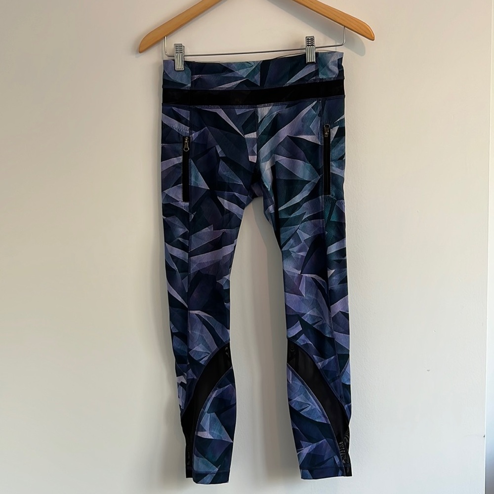 Lululemon geometric print leggings